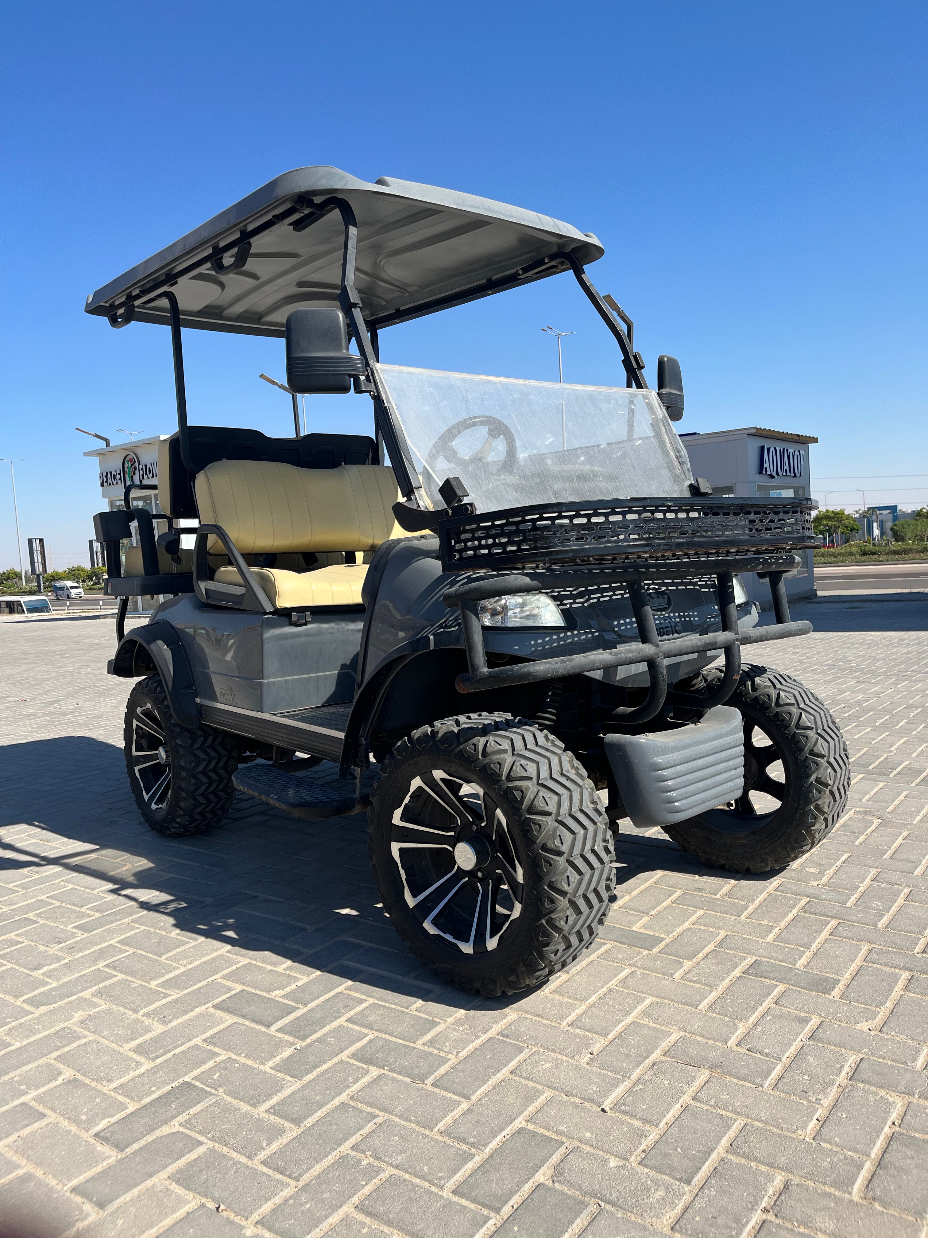 X American - 4 Seats - Off Road- 4000 LE / Per Day