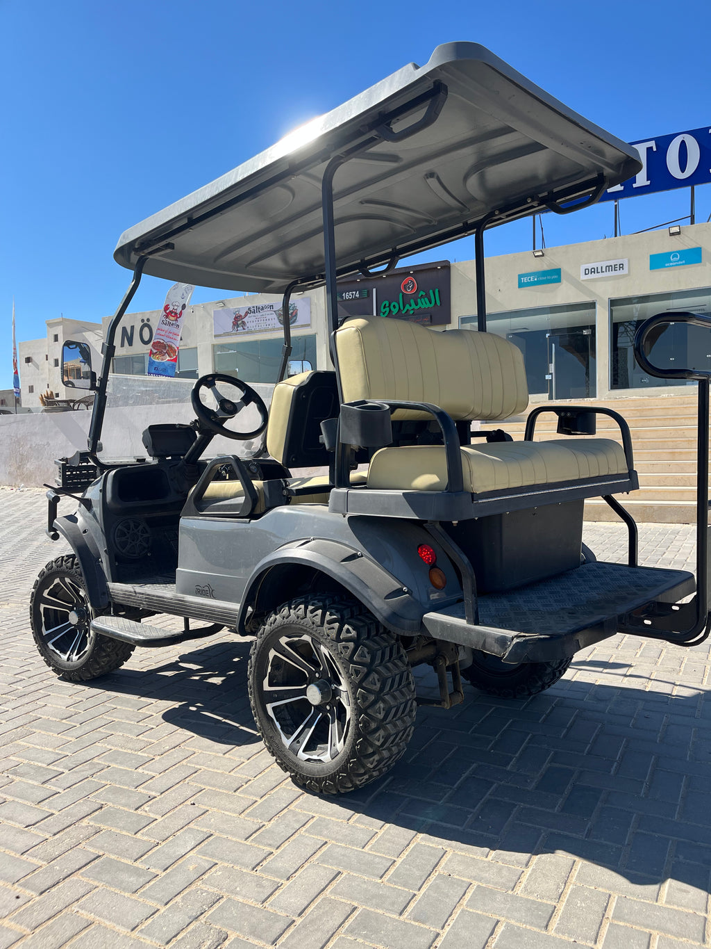 X American - 4 Seats - Off Road- 4000 LE / Per Day
